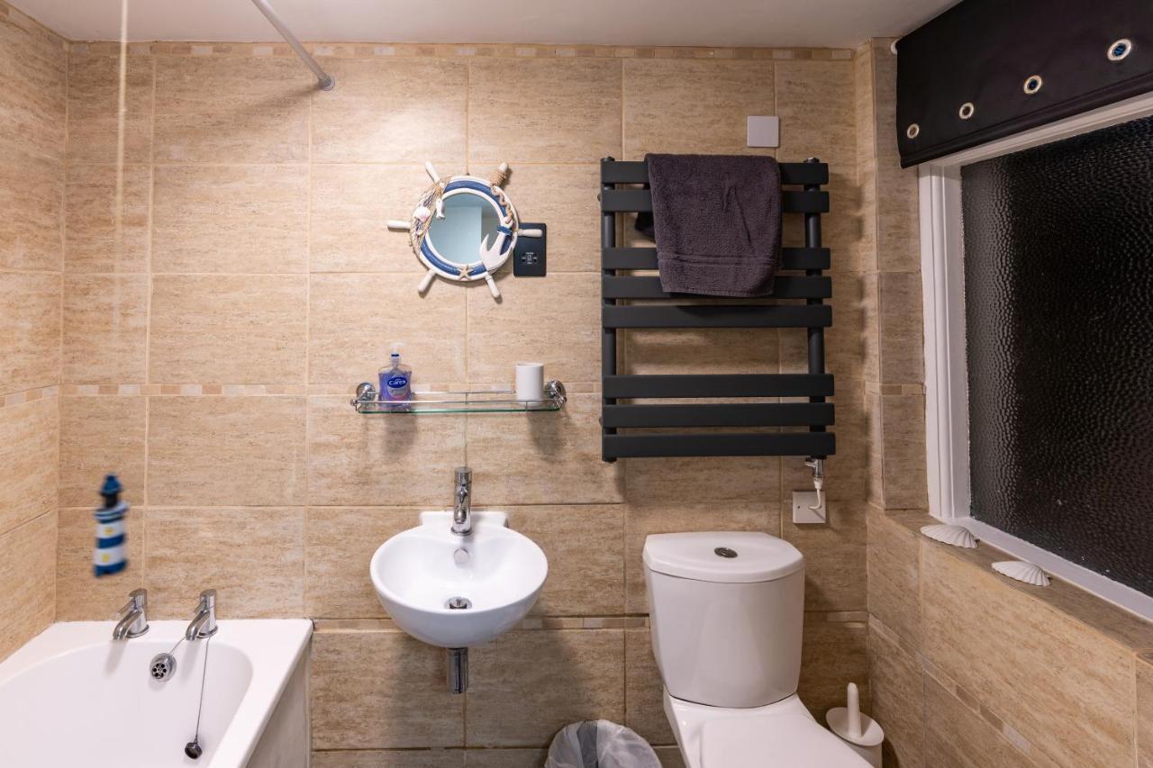 Apartamento Looe Self Catering Exterior foto